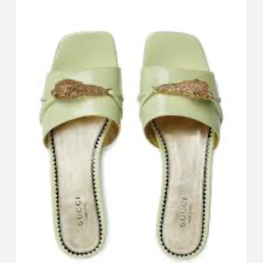 GUCCI Kingsnake motif leather sandals.